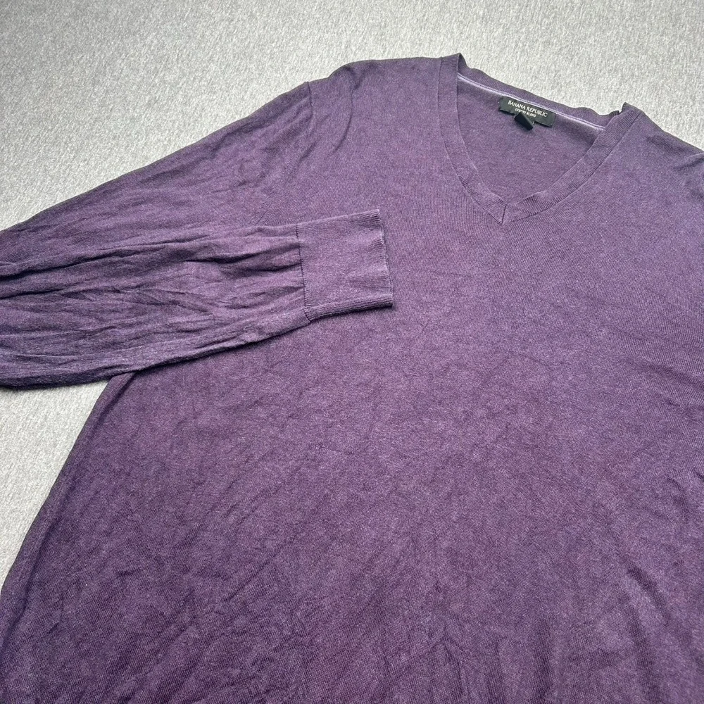 Banana Republic Luxury Blend Vneck Sweater Mens Large Purple Silk Cotton Cashmer